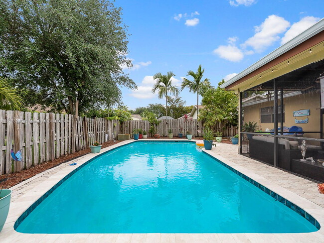 Building Photo - Southwest 104th Avenue, Cooper City, FL 33...