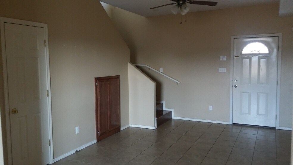 Building Photo - 422 Stone Drive