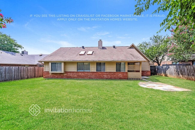 Building Photo - 3216 Cliffview Dr