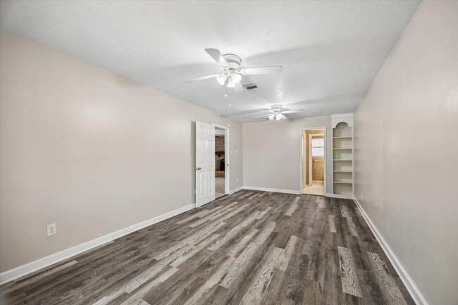 Building Photo - 10314 Sagerock Dr