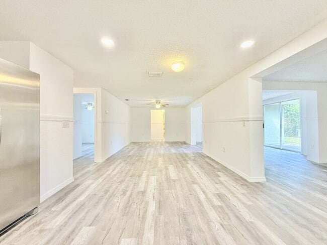 Building Photo - 5707 Quist Dr