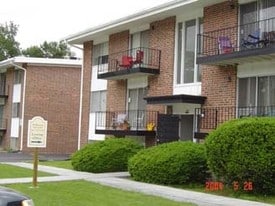 Building Photo - Dellwood Apartments
