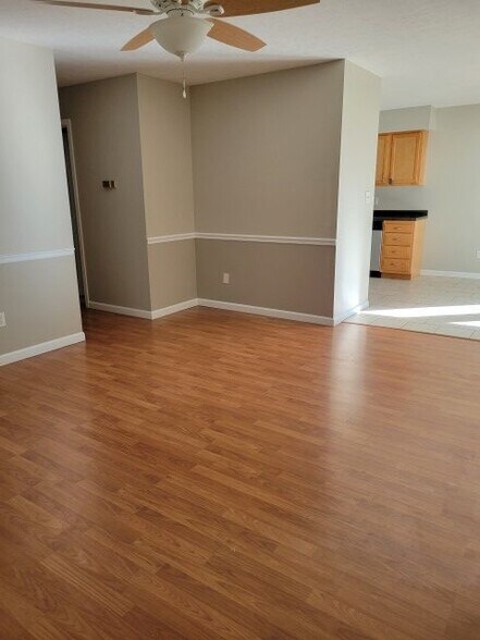 Building Photo - 1915 N Blackfoot Dr