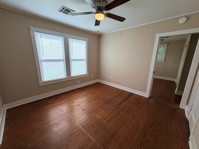 Building Photo - Spacious 4BR Downtown Lake Charles Home - Full of Character
