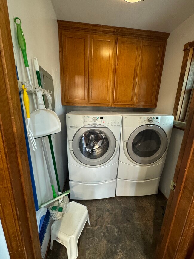 Building Photo - 1103 Sundown Trail