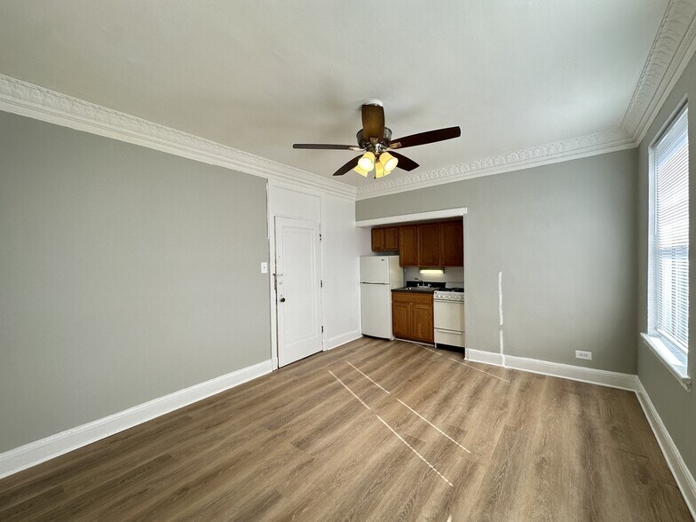 Building Photo - 3832 N Fremont St