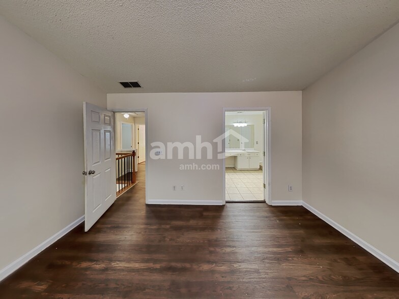 Building Photo - 4180 Glenaire Way NW