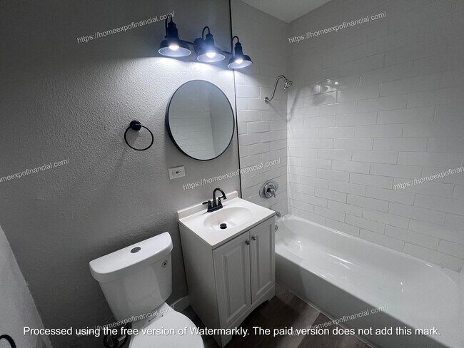 Building Photo - 370 W 44th St