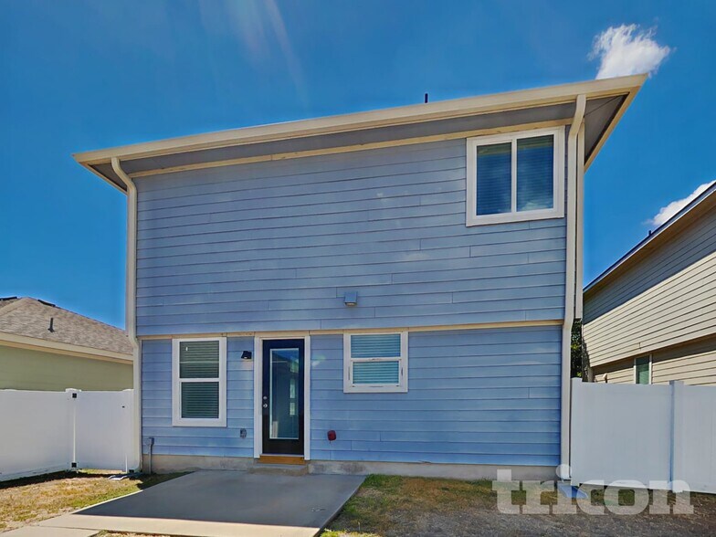 Building Photo - 18521 Mammoth Cave Blvd