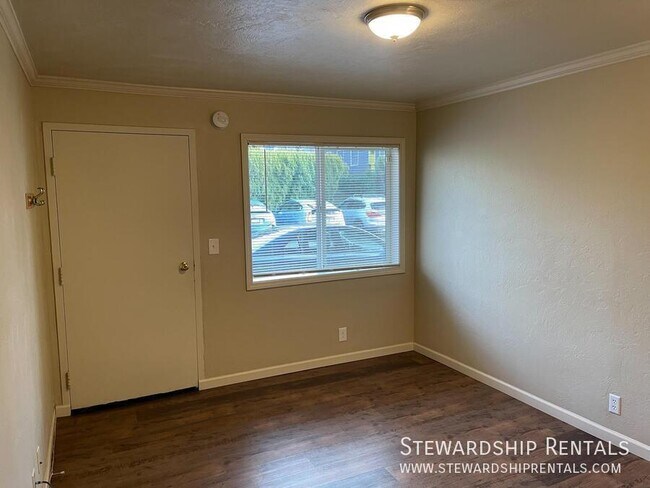 Building Photo - 1827 Harris St