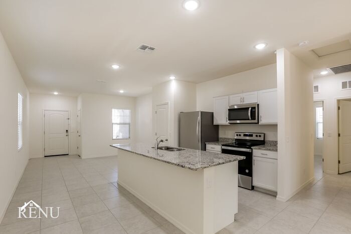 Building Photo - 35327 W San Capistrano Ave