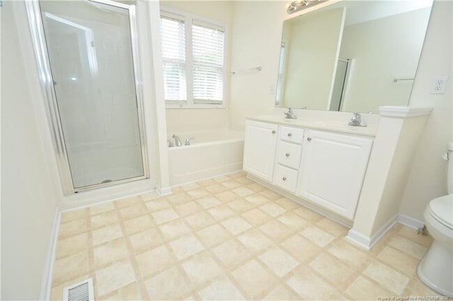 Building Photo - 416 Oak Pine Dr