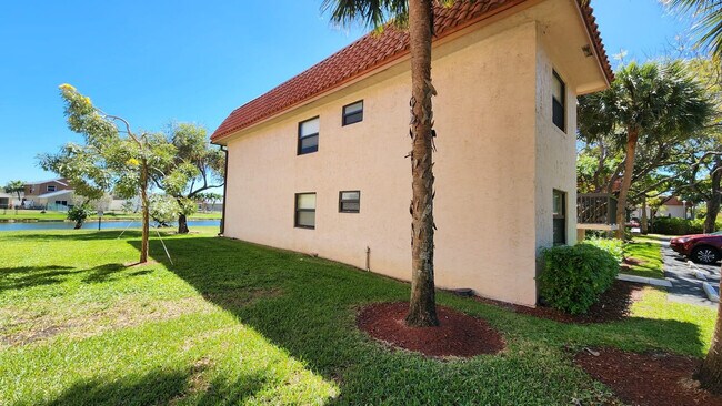 Building Photo - 15710 E Waterside Cir