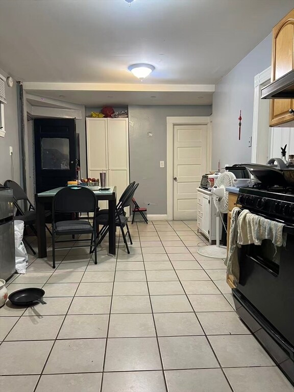 Building Photo - 10 Faxon Rd