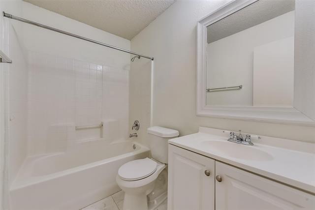 Building Photo - 13401 Ponderosa Ranch Rd