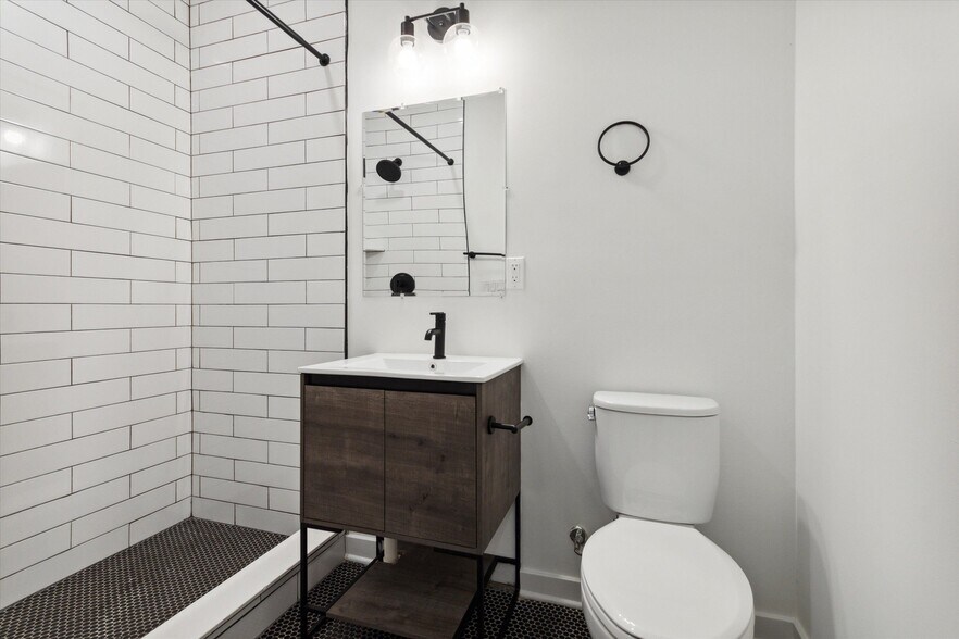 Building Photo - 1514 Master St