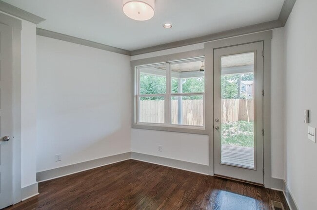 Building Photo - 503 Acklen Park Dr