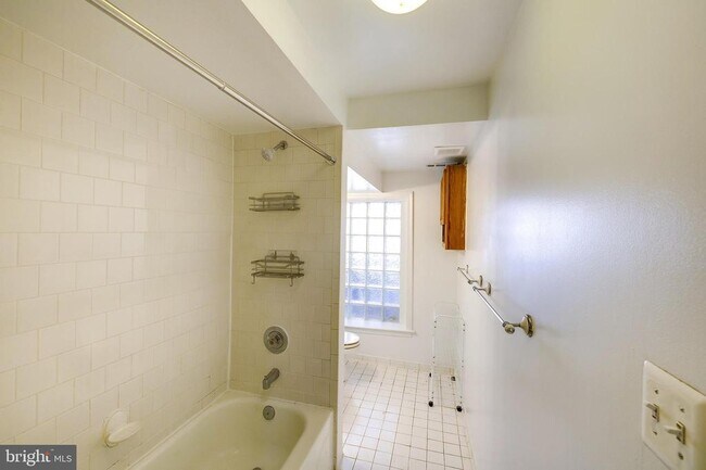 Building Photo - 2025 11th St NW