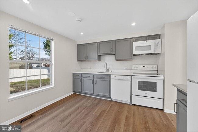 Building Photo - 3704 Ashboro Ct