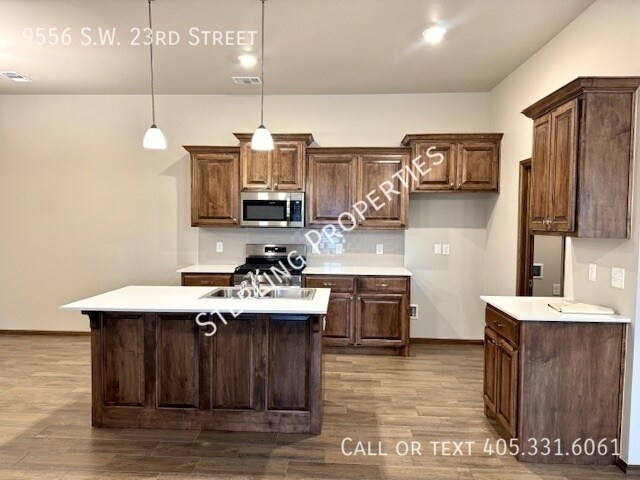 Building Photo - 9556 SW 23rd St