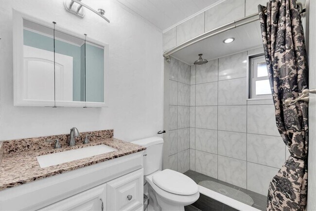 Building Photo - 10032 65th Ave N