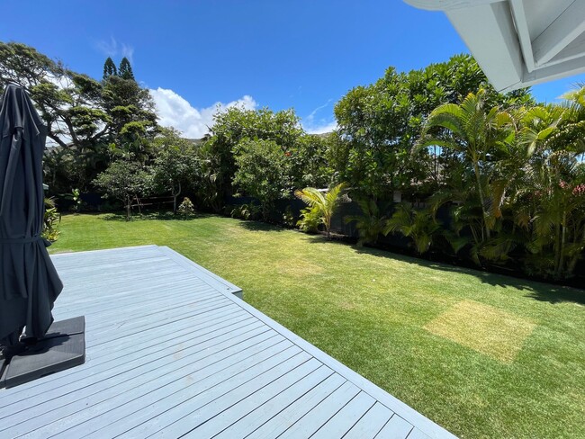 Building Photo - Fully Fully Furnished Lanikai Beach Oasis ...