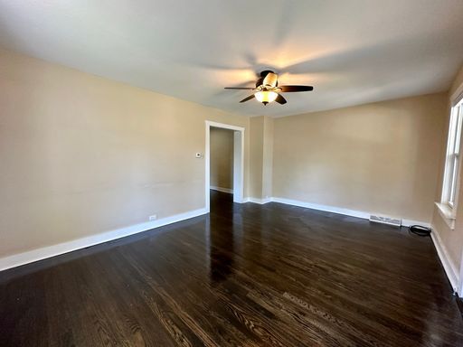 Building Photo - 2 Bedroom 1 Bath Duplex Available Now!!