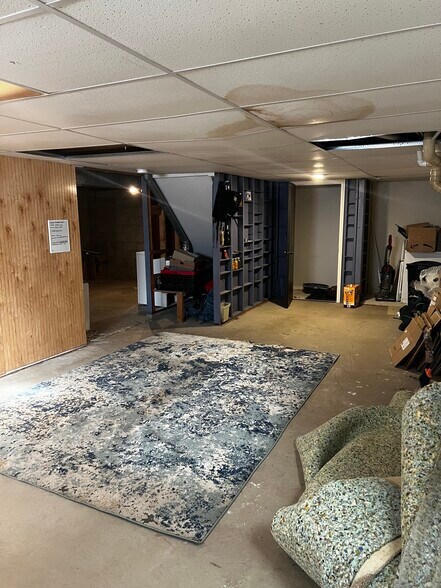 Building Photo - 801 Oakland Dr