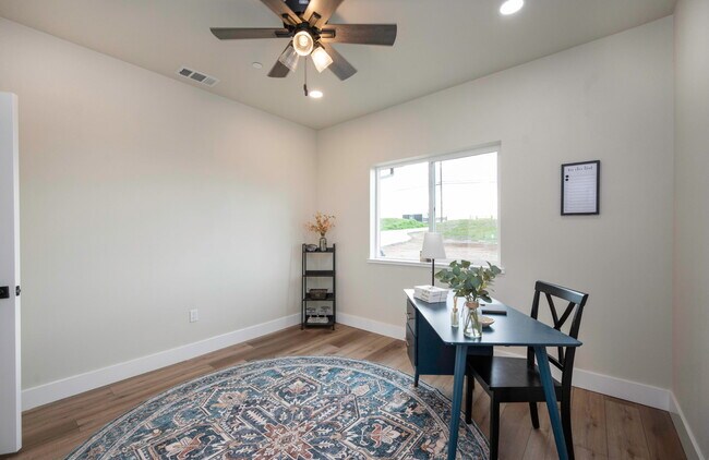 Building Photo - 2775 Village Dr