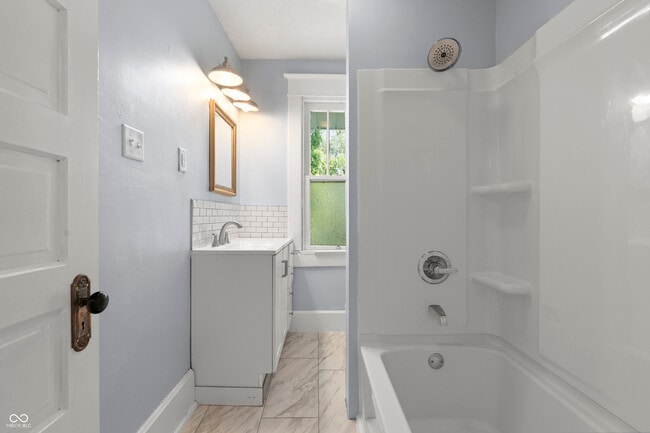 Building Photo - 2330 E 16th St