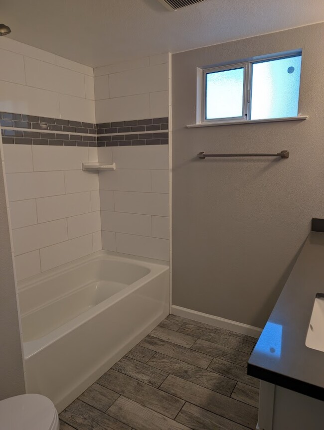 Building Photo - 3334 Fair Oaks Dr