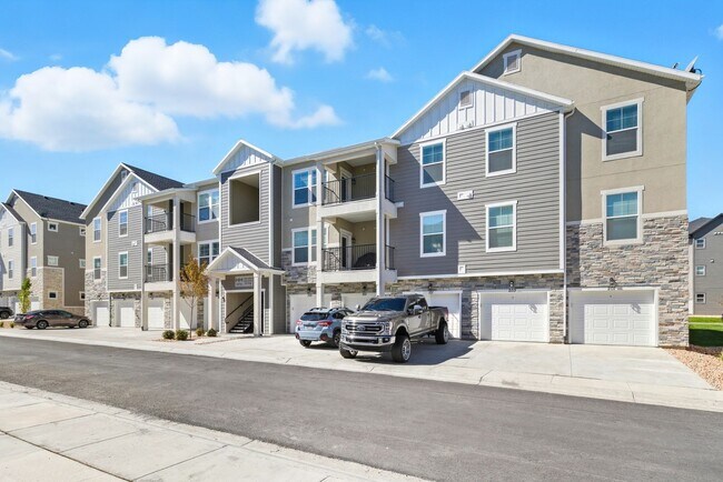 Building Photo - Lar-13714 S Hanley Ln #HH303 Riverton, UT 84096