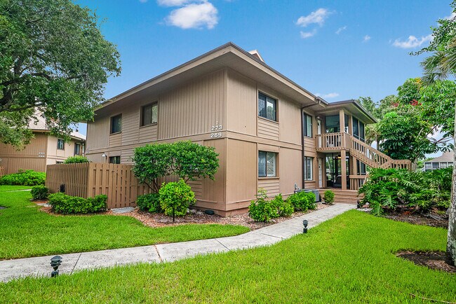 Building Photo - 269 NE Edgewater Dr