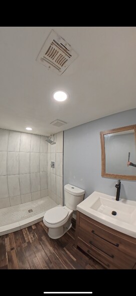 Building Photo - 2806 W Melvin St