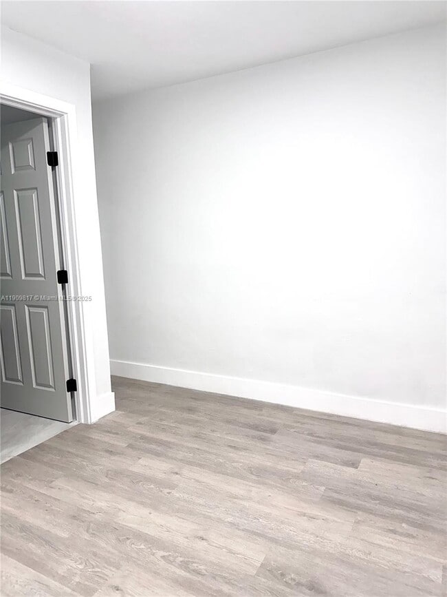 Building Photo - 2421 N 56th Terrace