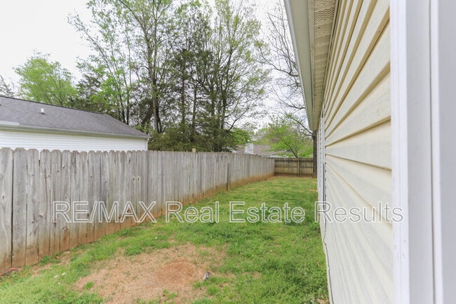 Building Photo - 3235 W Wildflower St