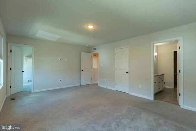 Building Photo - 37 Diving Scaup Rd