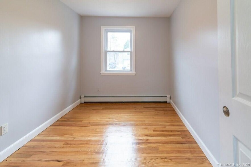 Building Photo - 100 Waller Rd