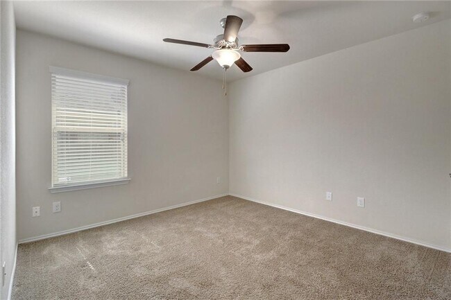 Building Photo - 330 Briar Park Dr