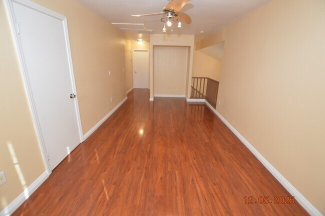 Building Photo - 604 Princess Ave