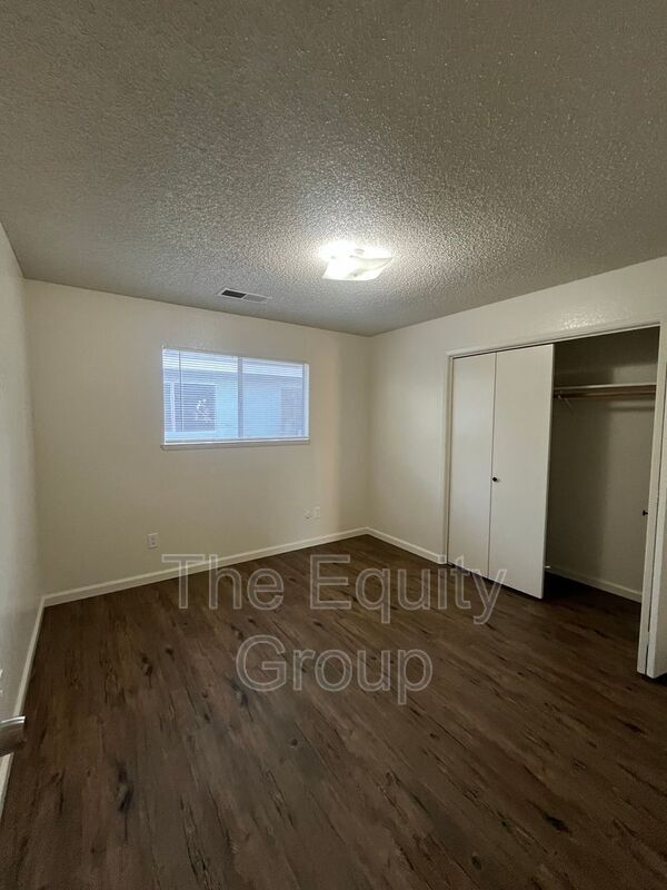 Building Photo - 138 S Peppertree St
