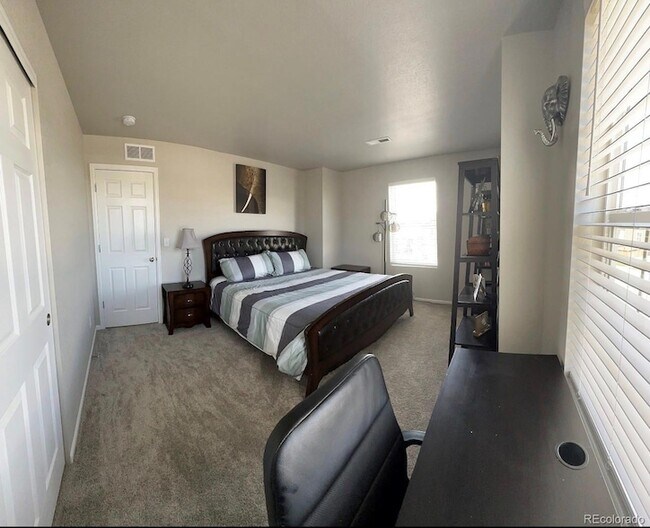 Building Photo - 9342 Salida St