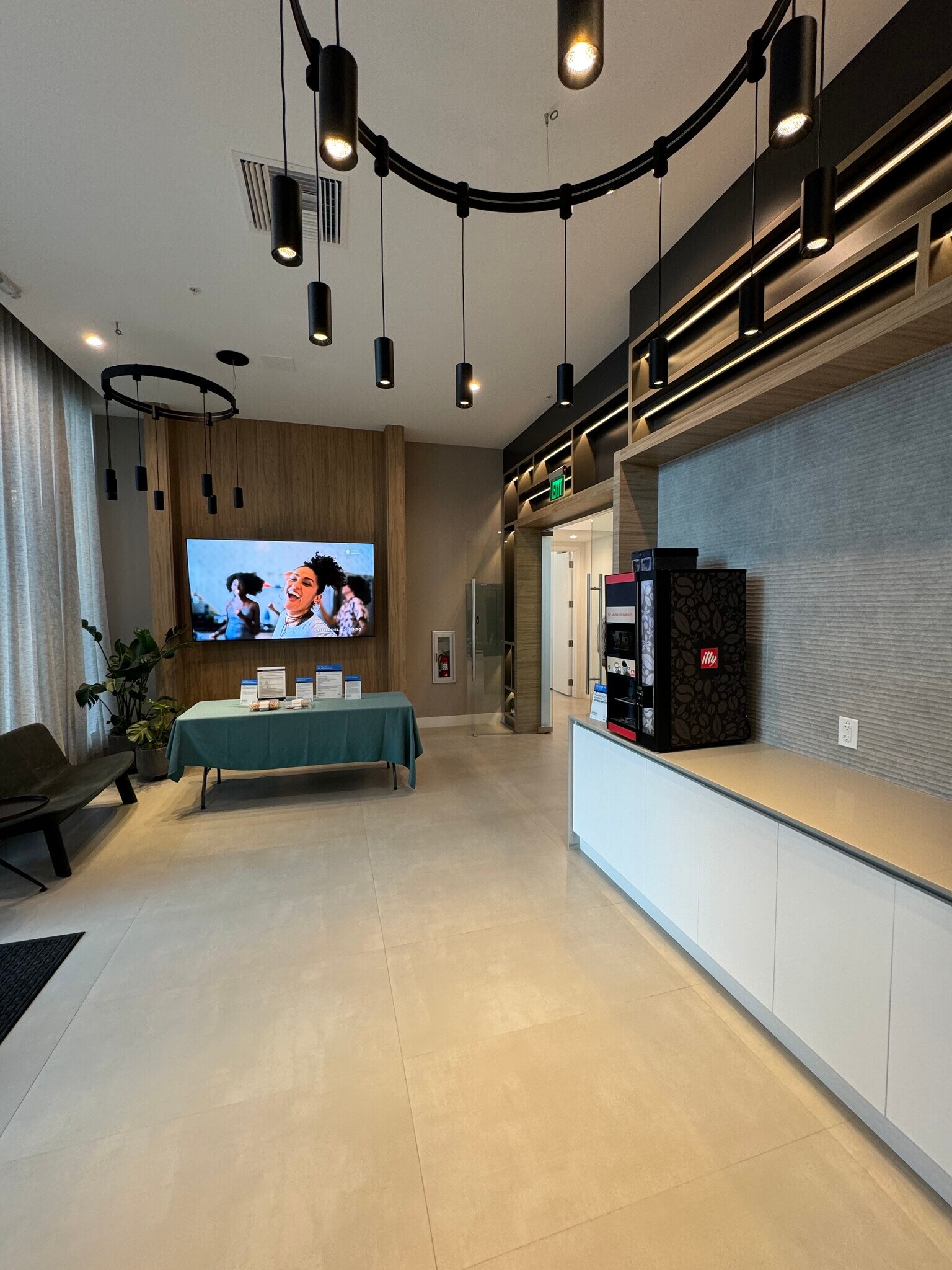 8135 NW 105th Ave 8135 NW 105th - 8135 Nw 105th Ave Doral Fl Building Photo 