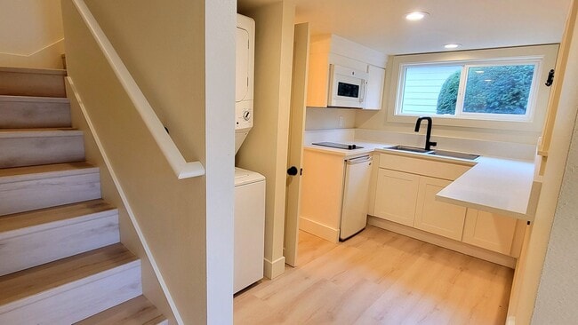 Building Photo - New Construction 1 bedroom + sleeping loft...
