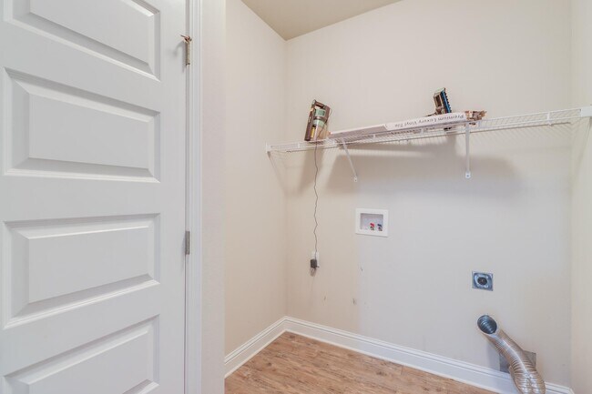 Building Photo - 10837 Chapelwood Dr