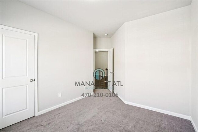 Building Photo - Move-in-ready 3 bedroom townhome in Duluth
