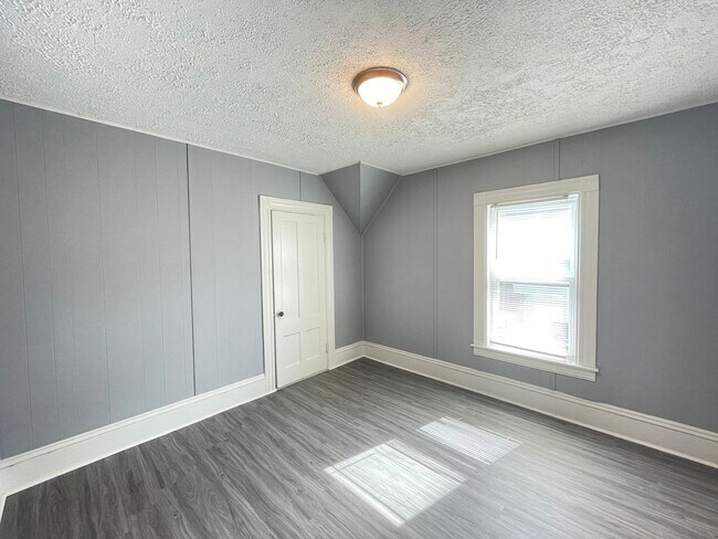 Building Photo - 357 Wilson St