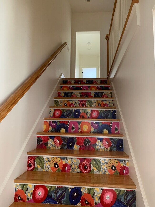 Building Photo - AVAILABLE NOW