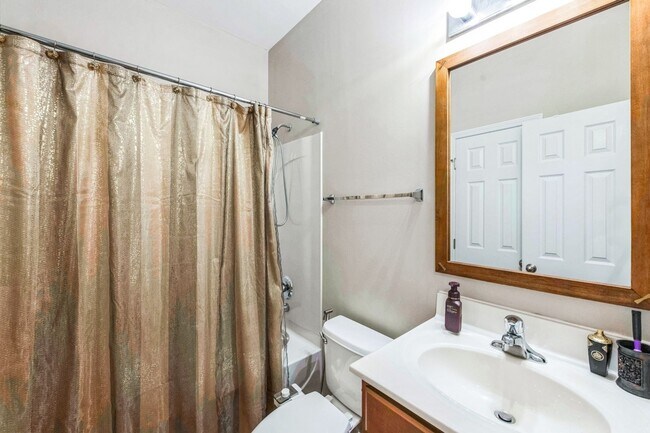 Building Photo - Spacious 3BR Townhome in Apex