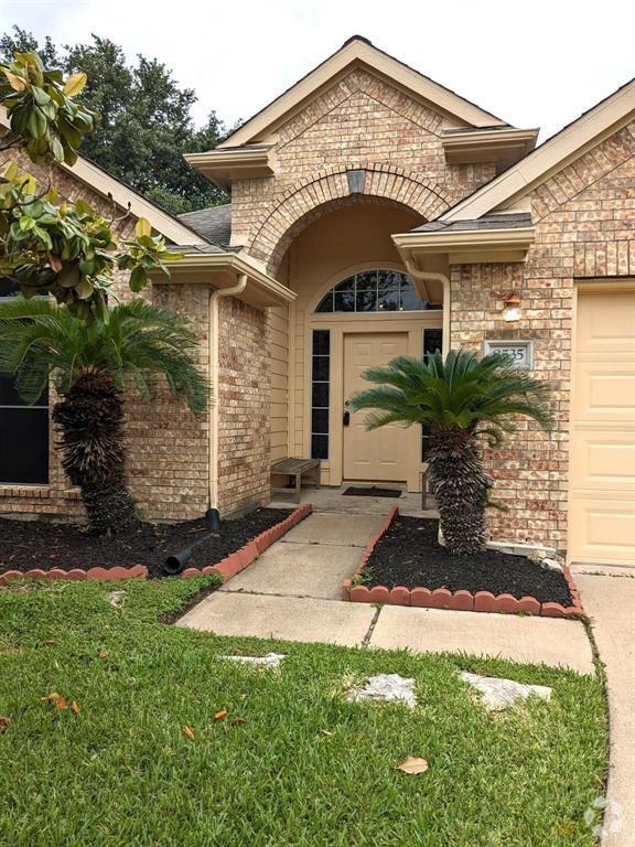 Building Photo - 8535 Regalbrook Dr